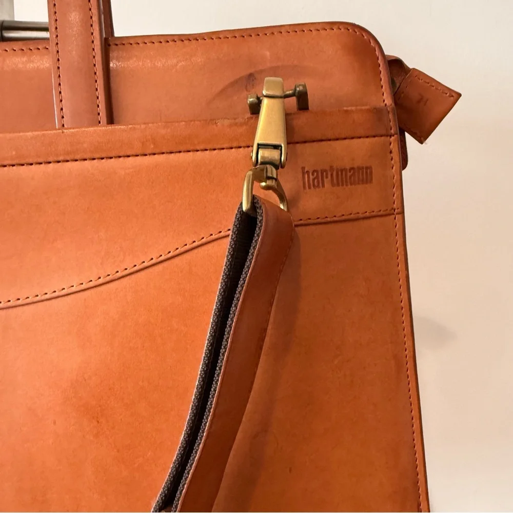 Sleek Tan Leather Briefcase with Detachable Shoulder Strap